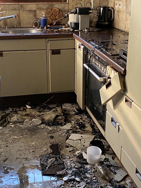 In der Küche entstand beträchtlicher Sachschaden. Foto: Polizei BL